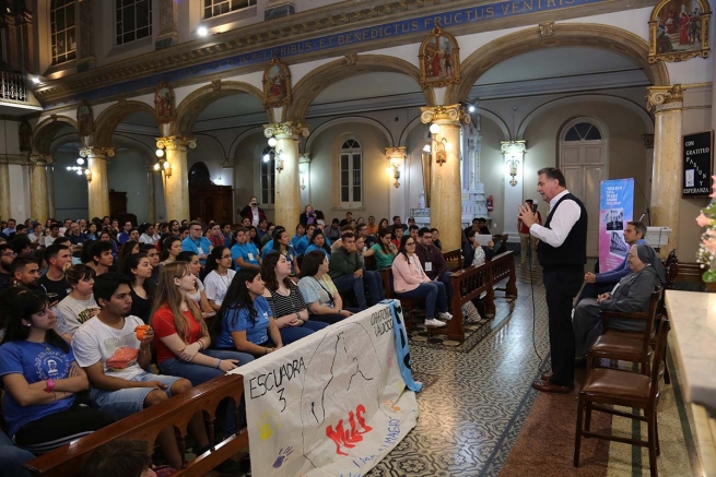 Argentina - Incontro del Rettor Maggiore con i giovani