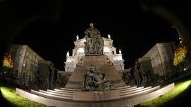 Turin – Place Marie Auxiliatrice et monument à Don Bosco