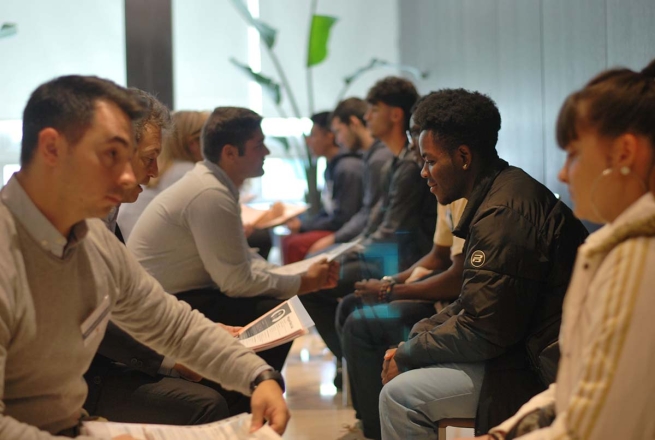 Spain – The Pinardi and Quiero Trabajo Foundations bring 100 young people together with 50 managers from important companies to improve the employability of young people