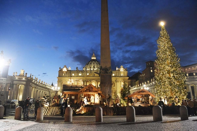 Vaticano - Inauguração da árvore de Natal e do presépio na Praça de São Pedro