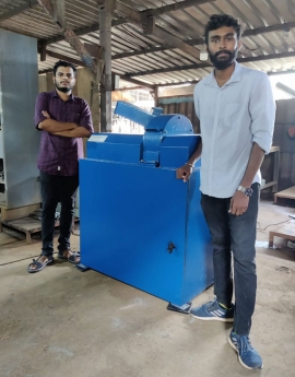 Índia – Dois jovens ex-alunos transformam projeto acadêmico em ‘startup’ e criam um dispositivo para triturar vidro