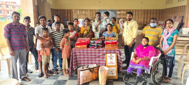 Inde – La maison pour mineurs Ekalavya soutient des enfants qui ont abandonné l'école, qui travaillent ou sont à risque et elle subvient à leurs besoins fondamentaux