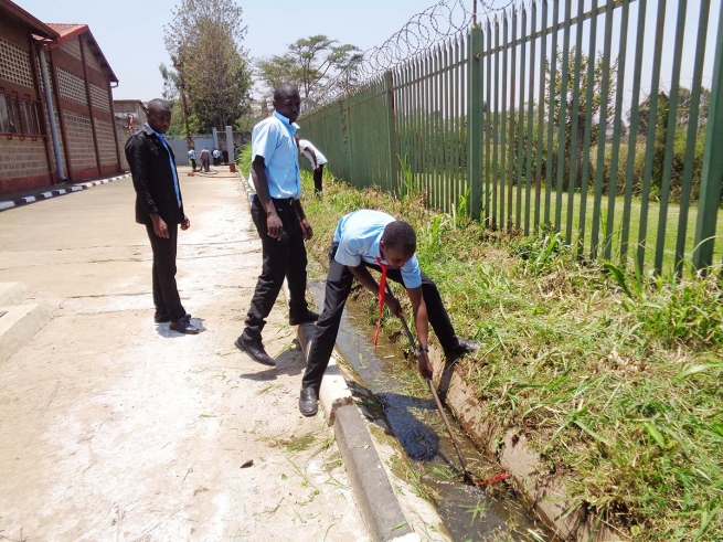 Kenya – Il “Don Bosco Boys Town” aderisce alla Giornata Mondiale della Pulizia