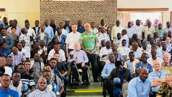 Repubblica Democratica del Congo – Visita del Rettor Maggiore: dall’ospedale “Afia Don Bosco” all’incontro fraterno con i salesiani e con le FMA