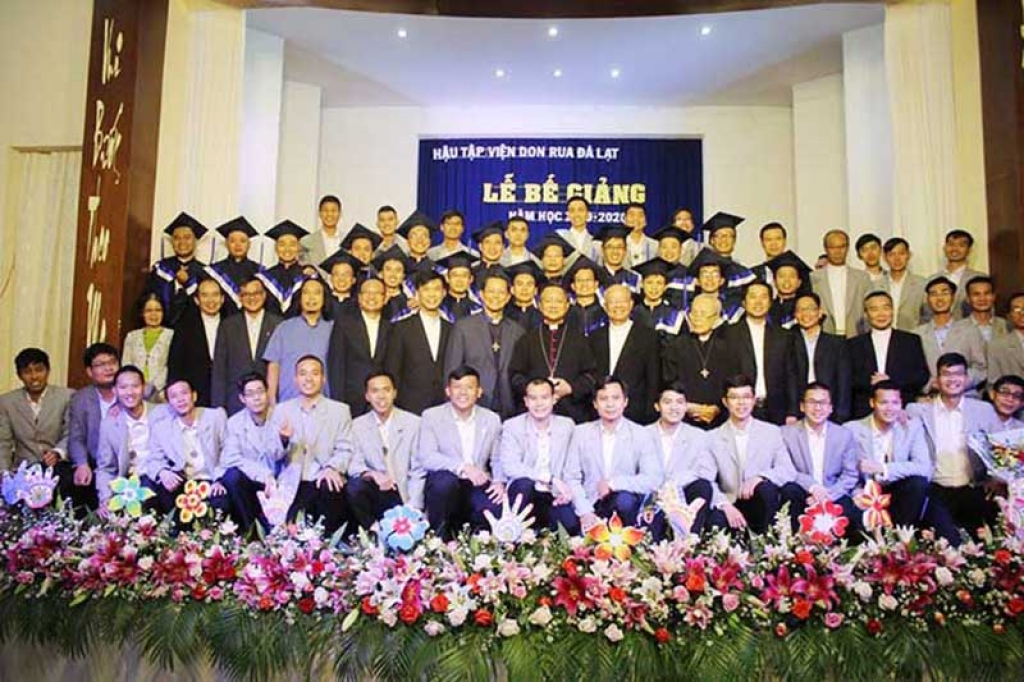 Vietnam – Concluso l’anno accademico del postnoviziato “Don Rua”