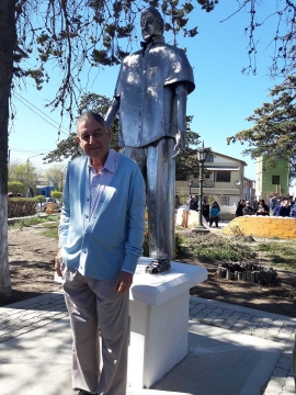 Argentina – A statue in honor of Brother Randisi, SDB, "Salesian Teacher"