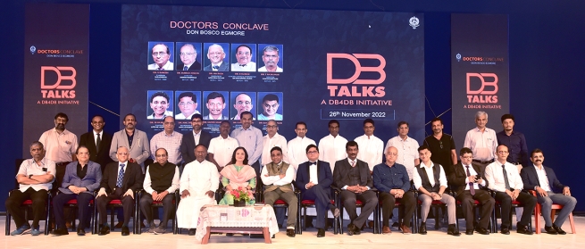 Índia – Um “conclave” de médicos: encontro de ex-alunos salesianos inspira alunos salesianos