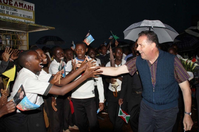 Burundi - El Rector Mayor llega a la obra salesiana de Ngozi