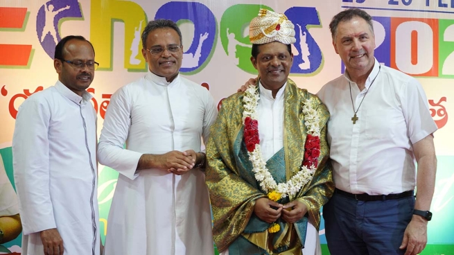 Inde – Le Recteur Majeur confirme et encourage la pastorale salésienne pour les jeunes à risque