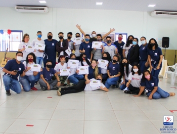 Brésil – Les jeunes grandissent et s'amusent dans le volontariat au service des plus petits