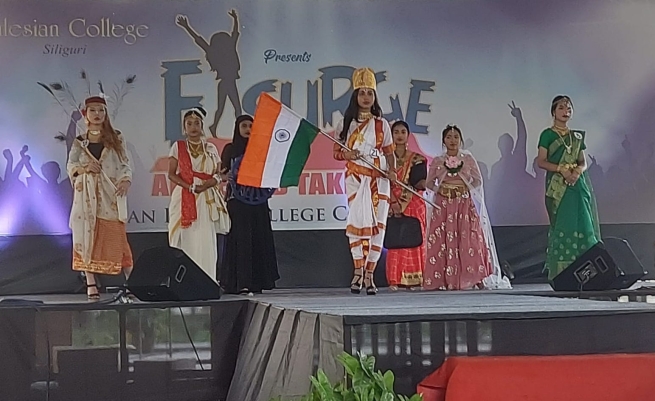 India – Un desfile de moda para celebrar la diversidad