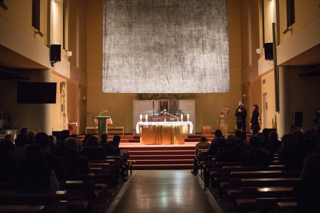 Slovaquie – Un « rideau de Carême » dans l’église de Don Bosco