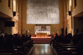 Eslovaquia - Una "cortina de Cuaresma" en la Iglesia de San Juan Bosco