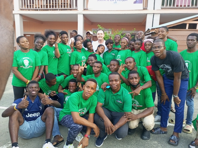 Guinée Équatoriale – Deuxième jour de la Visite du Recteur Majeur