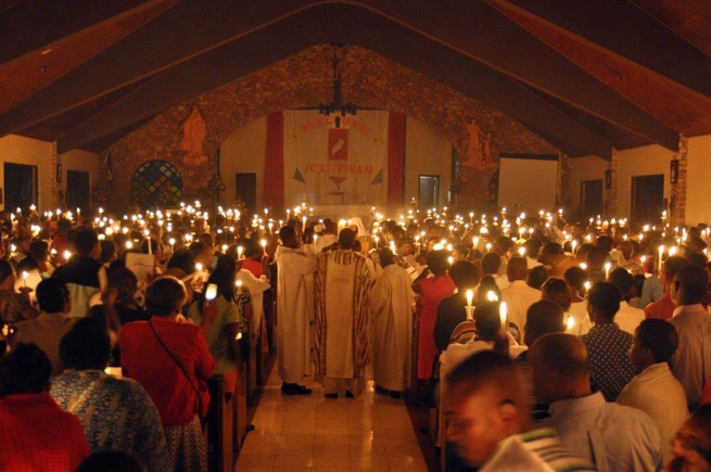 Haiti – Veglia di Pasqua nella cappella salesiana di Pétion-ville