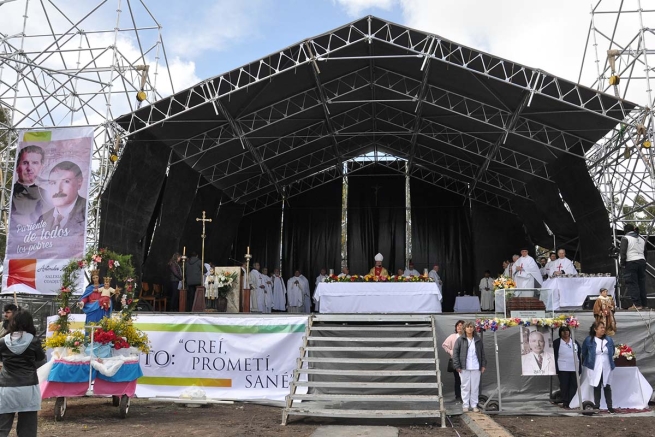 Argentine – Une multitude de personnes célèbrent à Viedma la canonisation d'Artémide Zatti, « l’infirmier saint de Patagonie »