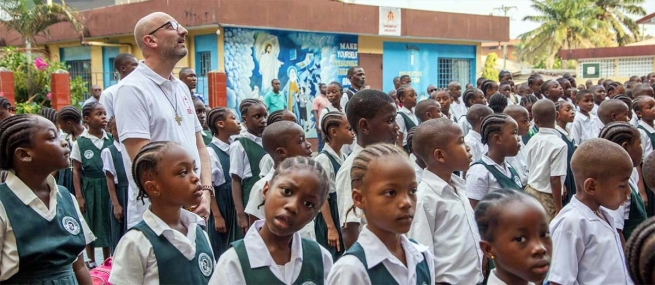 Liberia – Wspomnienia, które pozostają w pamięci. Podróż pod znakiem imienia, które „jest kluczem do uśmiechu”