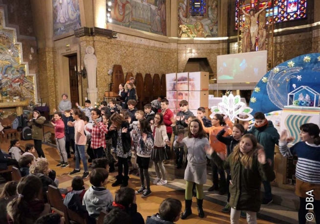 Francia – I bambini della scuola “Providence” di Parigi festeggiano Don Bosco