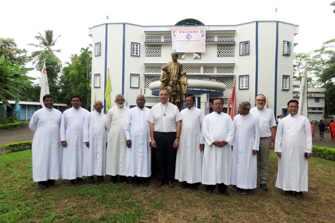 India – Dimapur Youths and Salesian Family greet the Rector Major