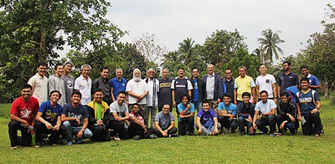 Philippines - Salesian Coadjutor Brothers and lay collaborators in "Servants of Youth" mission
