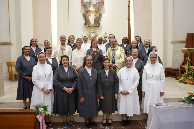 Itália – Jubileu de Ouro de Profissão da Madre Chiara Cazzuola: a alegria de uma vocação florescente