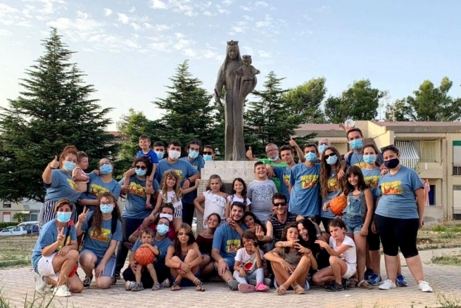 Italia – En Alcamo, el barrio María Auxiliadora en fiesta: el campamento misionero vivido por jóvenes de la Animación Misionera