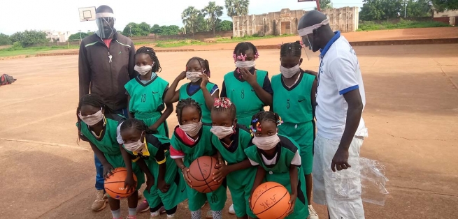 Mali – Les Salésiens dans le climat de la pandémie : « Nous devons être aux côtés des jeunes les plus vulnérables et de leurs familles »