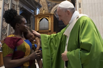 Vaticano – Papa Francesco celebra l’Eucaristia in occasione dell’anniversario della sua visita a Lampedusa