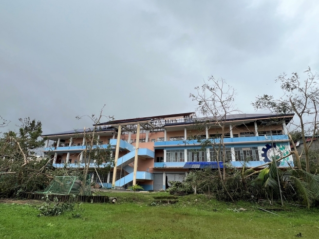 Filipiny – Ostatnie wiadomości z inspektorii Filipin Południowych po przejściu tajfunu Rai