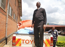 Rwanda - AGL Vice Province distributes food thanks to support of Krakow's Salesian Mission Office