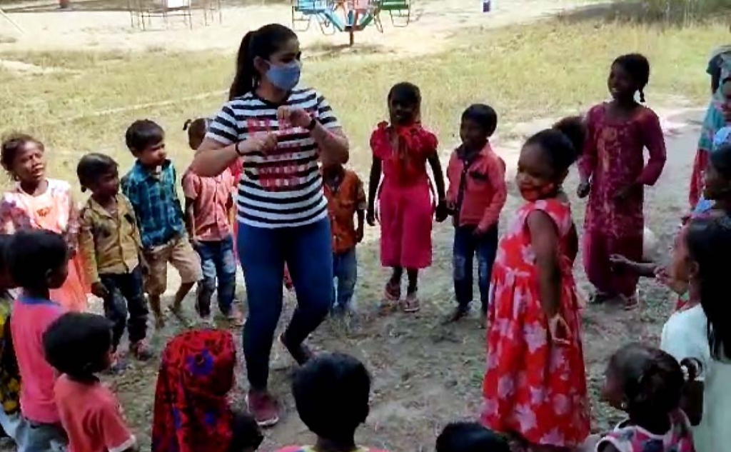 Índia – Programa de sensibilização social em Jhajjar em favor das crianças que trabalham em olarias