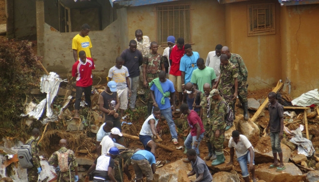 Sierra Leone – Deszcze, powodzie, zabici, zaginieni: “Don Bosco Fambul” udziela schronienia nieletnim potrzebującym