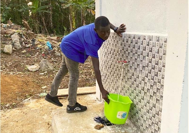 Guinea Ecuatorial – La iniciativa "Agua Limpia" de “Salesian Missions” lleva agua fresca a la parroquia salesiana de Beayop