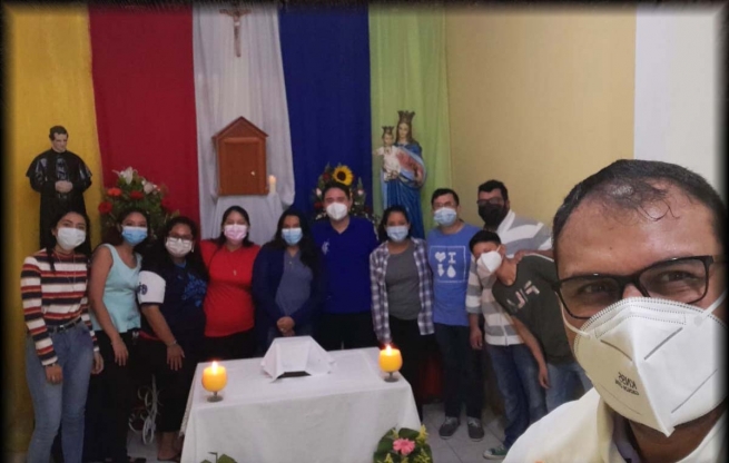 Guatemala – I giovani del gruppo JESAD festeggiano “Holyween”