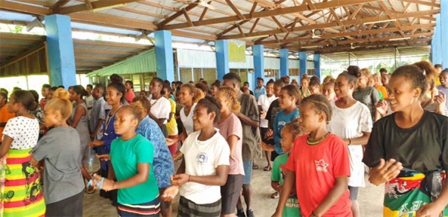 Isole Salomone – Primo raduno giovanile della parrocchia “Cristo Re”