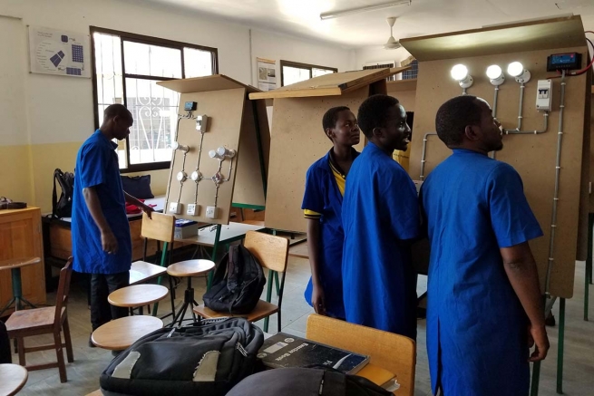 Tanzania – Training youth in renewable energy. Salesian formation benefits everyone