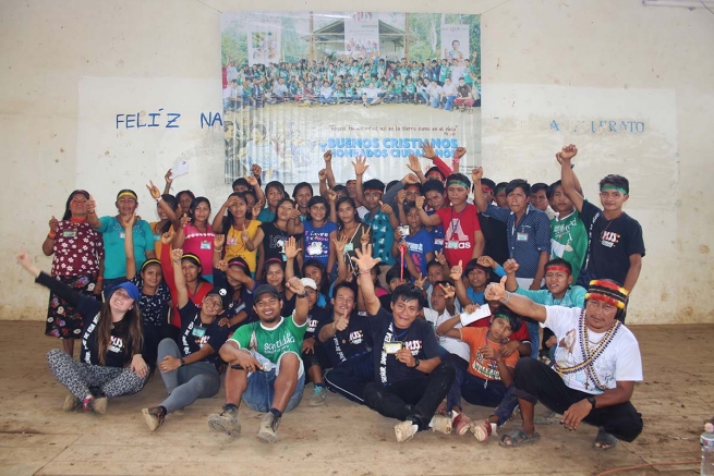 Equateur – Les jeunes Achuar réfléchissent sur l’Étrenne 2020 : « Bons chrétiens, citoyens honnêtes »