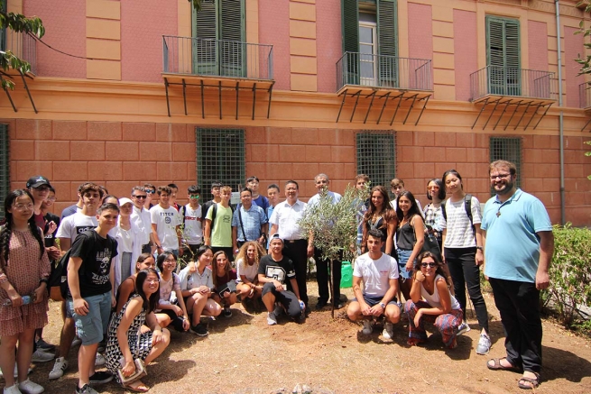 Italia – Gemellaggio tra gli studenti del Don Bosco Ranchibile di Palermo e gli studenti cinesi dell’Haimen High School