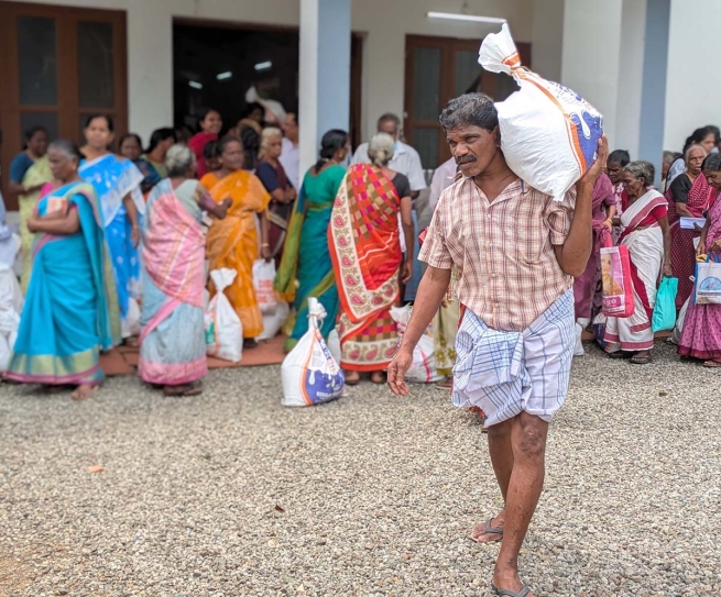 India – Extending Solidarity: BREADS Delivers 5,000 Relief Kits to Flood-Hit Families in Kerala