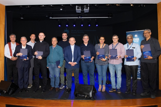 Portugal – Abertura da Consulta Mundial da Comunicação com homenagens e lançamento de livro