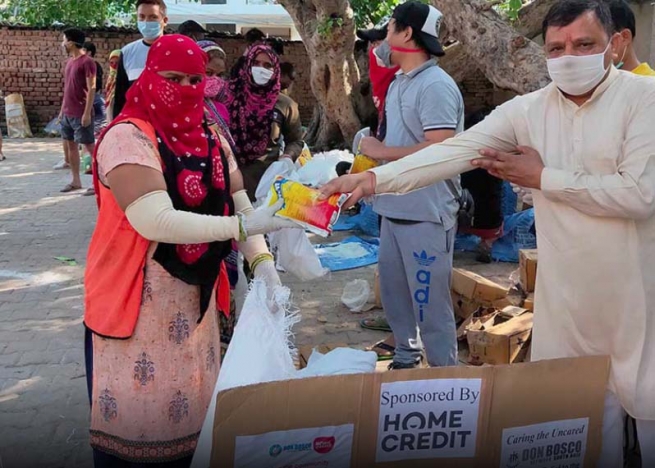 Índia – "Distribuímos comida para mais de um milhão de pessoas na Índia durante a pandemia"