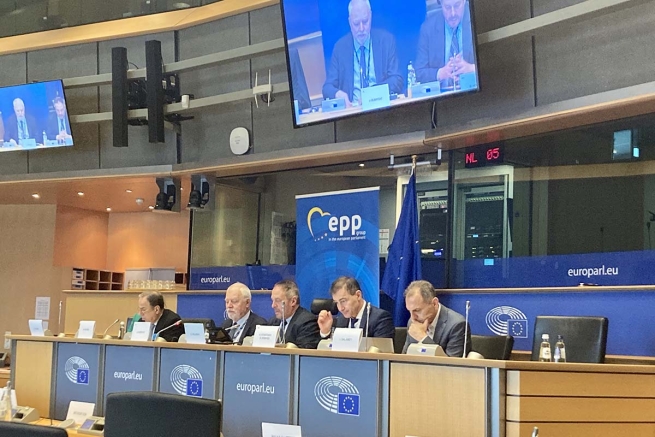 Bélgica – Diálogo institucional sobre "El papel de la religión en la crisis económica y social del Líbano y Oriente Medio”