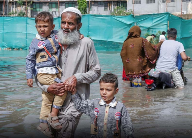 Pakistán – Misiones Salesianas envía ayuda para los damnificados por las graves inundaciones