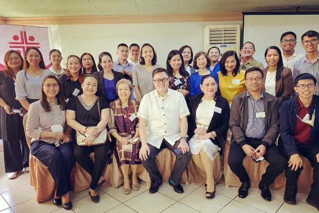 Filipinas - Un sacerdote salesiano y un misionero laico designados para cargos nacionales destacados en el campo de la música y de la instrucción