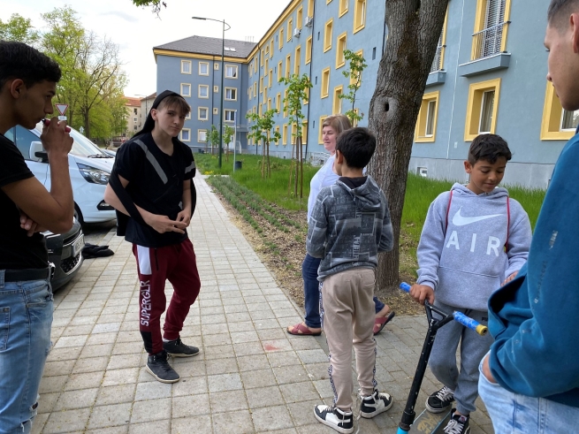 Ungheria – I salesiani accolgono i rifugiati ucraini a Kazincbarcika: “Al riparo della grazia di Dio”