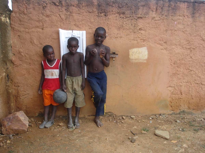Angola - Salesianos abrem centro para proteger crianças de rua do coronavírus