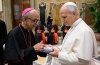 Vaticano &ndash; Prestes a completar 90 anos, Dom Menamparampil presenteia o Papa com dois novos livros