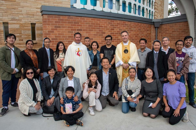 Australie - Le Recteur Majeur visite la banlieue de « St Marys »