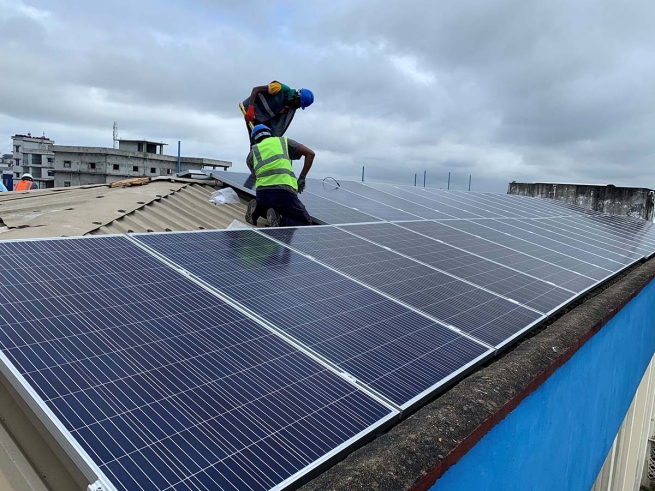 Liberia – Trzy ośrodki salezjańskie zasilane energią słoneczną