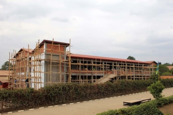 Ruanda – Andamento dos trabalhos de ampliação do Jardim de infância e da escola primária "Don Bosco" de Kimihurura